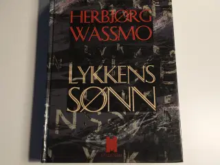 Lykkens sonn (Norsk). Af Herbjorg Wassmo