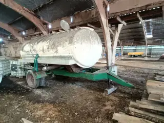 - - - 7000-8000 Liter