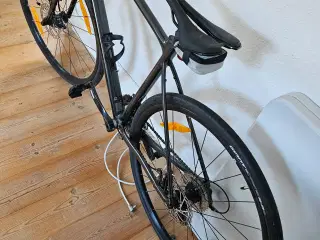 Racercykel Giant Contend ar 3