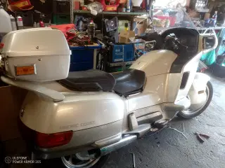 Honda pc 800