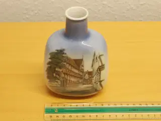 Royal vase  4766 (655)