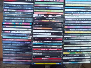 500 OPSAMLINGS-CDer sælges stykvis….              