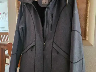 VIND OG VANDAFVISENDE JAKKE 