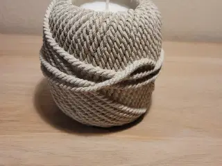 Garnnøgle fyrfads stage