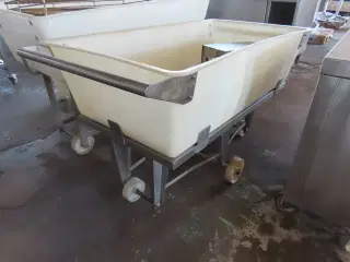 Plastkar på stålvogn inkl. Indhold