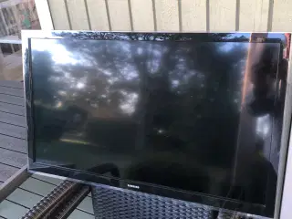 Samsung 32” smart tv
