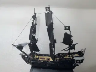Black Pearl i Lego. fra filmen pirates of the ca…