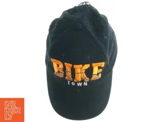 Sort baseballkasket med broderi