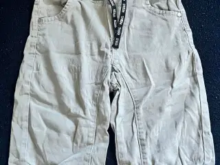 Shorts fra Rebus. 