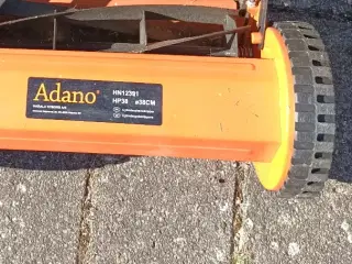 ADANO Plæneklipper med græsboks. Kun brugt få gang