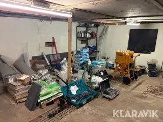 Stort lot med blandet byggegrej