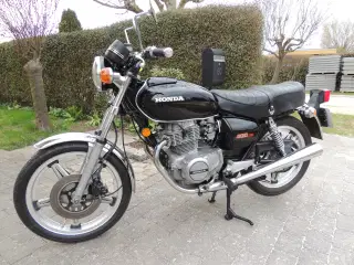 Honda CB 400 T i rigtig flot og original stand. 