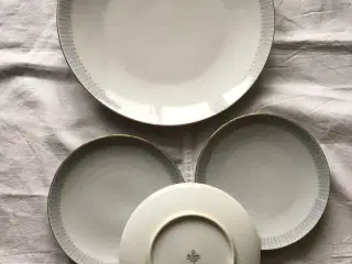 Porcelæn, Fad 28 cm & 4 desserttallerken