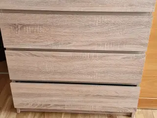 Div. Møbler bortgives