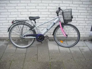 Flot 24`` Pigecykel.