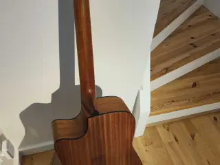 Guitar med tuner og pick up - 3