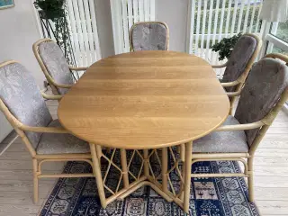 Manilla spisebord +5stole sælges