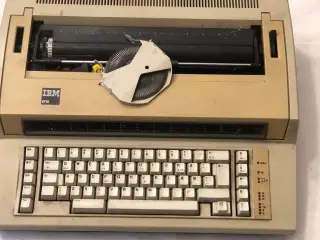 Skrivemaskine IBM 6715