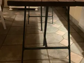 Spisebord  træ/stål