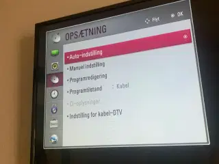 Lg TV 42”med væg ophæng 