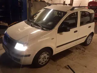 Fin fiat panda 1.2 årg 2012 med 14 mdr til syn