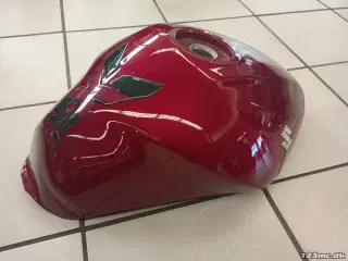 Benzintank, Suzuki GSF650S