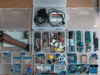 SunFounder Kits m. Arduino Uno R4 WiFi