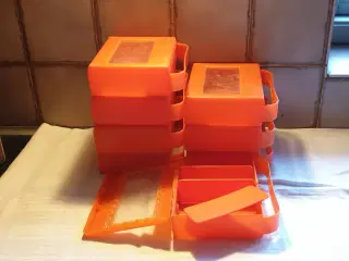 Æsker plast orange 1stk5kr 8stk30kr