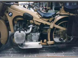 Motorcykel med Sidevogn -  B.M.W. -  Foto 15 x 10 cm.