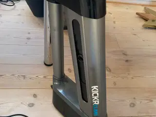 Wahoo Kickr V4 med Wahoo Kickr Climb
