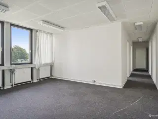 Velbeliggende lokaler på Brønderslev station.