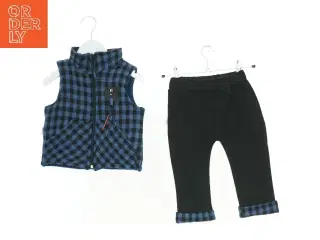 Sæt børnetøj (str. 98 cm)