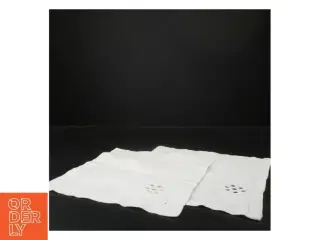 To broderede servietter (str. 26x25 cm)