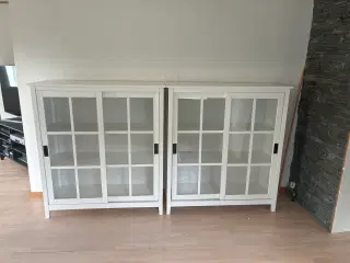 Vitrine skabe, bortgives 