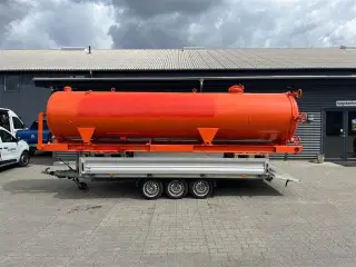 - - - 5-6000 liters container tank. Vandvogn