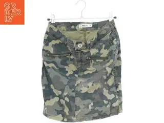 Camouflage nederdel med lynlåslommer fra Fb Sister (str. S)