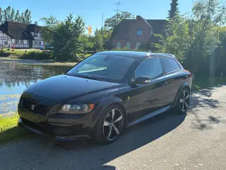 Volvo C30 T5 - Aut - sommerklar/nysynet!!