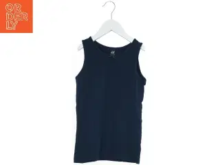 Mørkeblå tanktop fra H&M (str. 140)