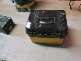 Kasse med div. Værktøj