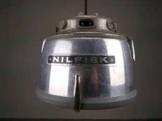 Flot retro Nilfisk lampe. Ny stofledning