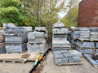 Betonfliser, vandrende og kantsten