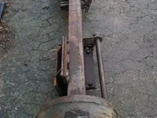 New Holland 4860 Hjulaksel 84042806