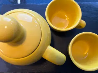 Muuto tesæt kande og to kopper.