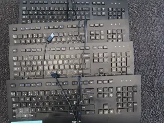 4 stk. Logitech keyboards