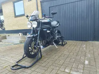 Triumph Speed triple 1050
