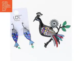 Smykkesæt med påfuglemotiv fra Lol Bijoux (str. 5 & 6x6 cm)