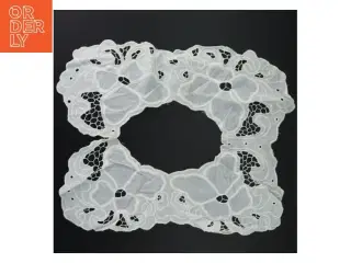 Hvid pyntedug (str. 40 x 35 cm)