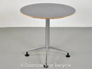 Cafébord med grå laminat, 80x72 cm.