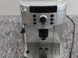 Kaffemaskine DELONGHI MAGNIFICA S