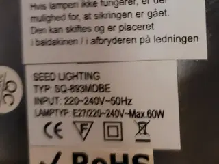 Skrivebordslampe i krom med indbygget lysdæmper